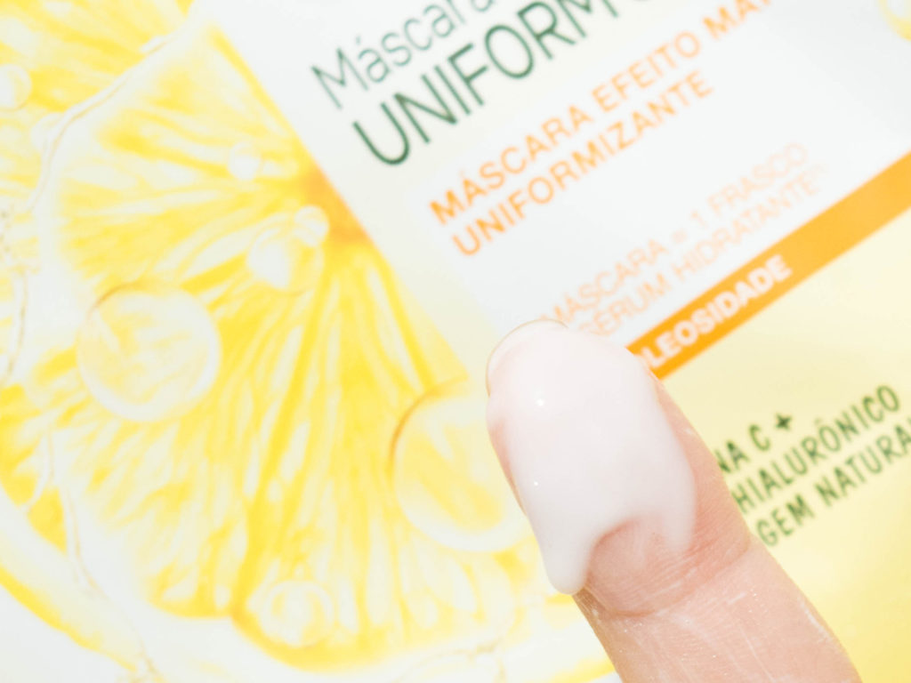 Máscara Facial em Tecido Uniform & Matte_Textura do Sérum