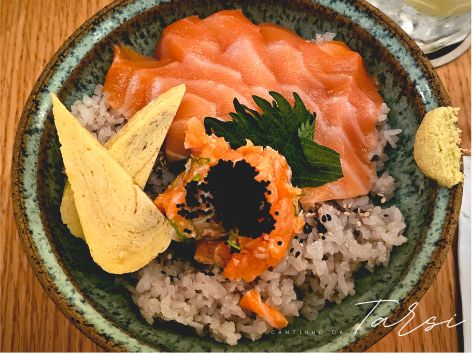 Shake Don com salmão fresco – Hirá Ramen Izakaya Pinheiros